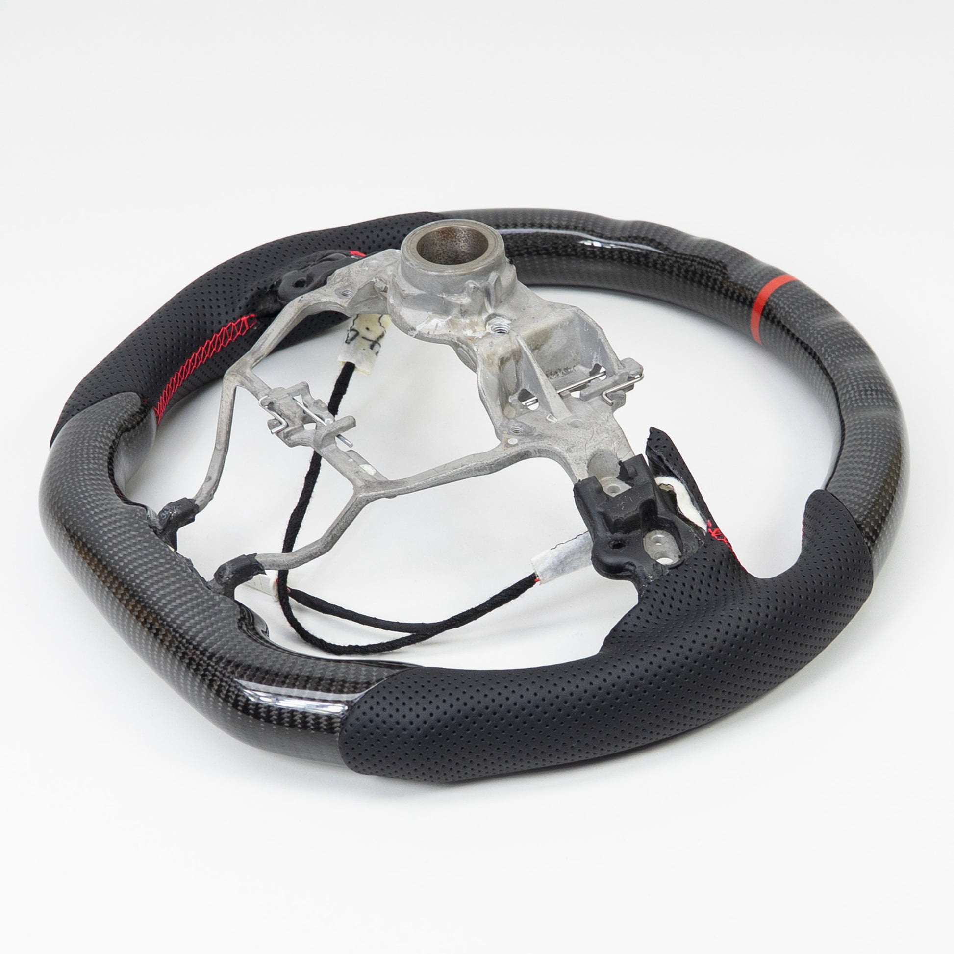 Volan cu insertii de carbon si incalzire pentru Toyota RAV 4